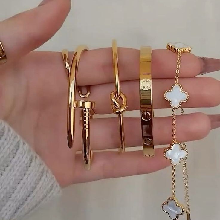 Knot & White Clover 4-Piece Set